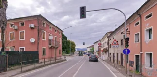 Vicenza, guasto al semaforo all’incrocio tra Marosticana e Polegge: segnaletica temporanea sul posto Vicenza strada marosticana semaforo