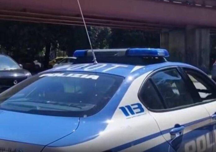 Violenza su 13enne in minimarket a Torino, gip: “Uomo ha difficoltà a contenere impulsi, ma obbligo firma è sufficiente”