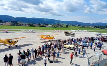 Asiago Flight Festival, folla al Romeo Sartori tra aerei storici e auto d’epoca di Asiago Asiago Flight Festival