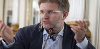 Autistici/Inventati, Rifondazione attacca Fidanza e contesta le sanzioni degli Stati Uniti Autistici Inventati, Carlo Fidanza durante un intervento pubblico