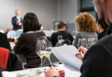Corsi sommelier AIS Veneto, a settembre cinque partenze tra Creazzo, Thiene e Bassano Corsi sommelier AIS Veneto, lezione di degustazione