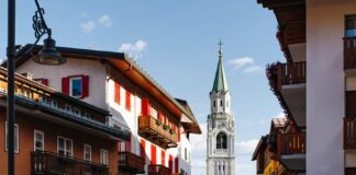 Turismo cafone: dai furbetti che scappano senza pagare a Bassano, a bivacchi, picnic e abbigliamento nell’ordinanza di Cortina turismo cafone