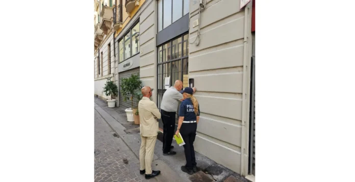 appartamento degradato a Vicenza, sopralluogo della Polizia Locale