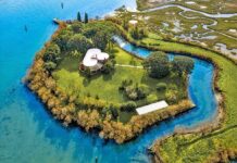 A Venezia è in vendita un’isola privata con un fortino di epoca napoleonica