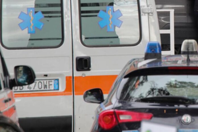Operaio morto a Barbarano Mossano, soccorsi di repertorio Operaio morto a Barbarano Mossano, ambulanza e carabinieri