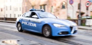 Tre rapine in meno di un’ora a Padova, cinque arresti: il plauso di Stefani alla Polizia Rapine a Padova, auto della Polizia di Stato