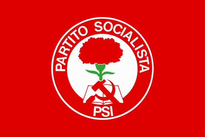 Bandiera storica del Partito socialista italiano Legge elettorale, protesta del Psi con le tessere