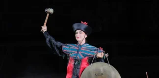 All’Arena di Verona la plastica riciclata diventa un costume di alta sartoria