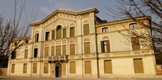 Villa Breda a Padova, volontari al lavoro il 1° settembre prima della riapertura Villa Breda Padova, facciata del museo a Ponte di Brenta