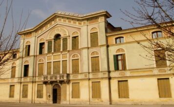 Villa Breda a Padova, volontari al lavoro il 1° settembre prima della riapertura Villa Breda Padova, facciata del museo a Ponte di Brenta