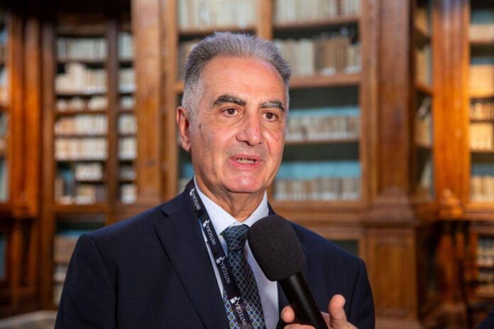 Ai, neurochirurgo Catapano: “Cambia cure e rapporto con i pazienti”