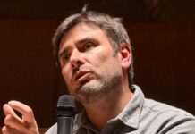 Alessandro Di Battista ricoverato a Cuba, giovedì il possibile rientro in Italia con un volo privato: cosa sappiamo