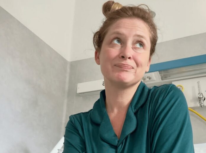 Alice Mangione ricoverata in ospedale, come sta la comica: “Pensavo fosse una cistite”