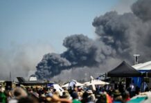Atene, aereo militare precipita poco dopo decollo durante air show