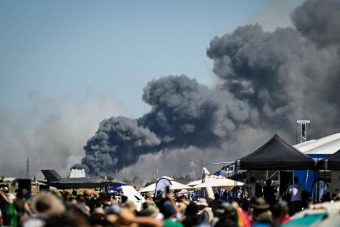 Atene, aereo militare precipita poco dopo decollo durante air show