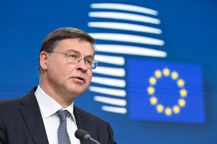 Bollo auto, Dombrovskis: “C’è margine nella gestione dei fondi europei”
