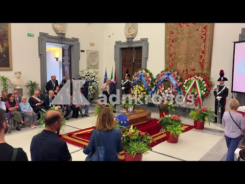 Bonino, in fila per l’ultimo saluto: “Amica delle donne, lottava per i diritti di tutti”