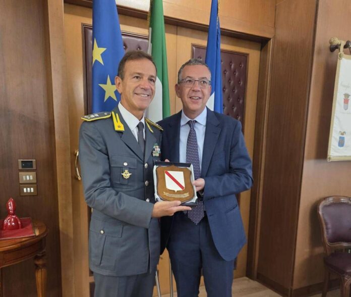Campania, Manfredi incontra gen. Manna comandante regionale Guardia di Finanza