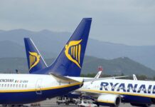 Caos nel Regno Unito, nuovo problema tecnico ai sistemi di controllo del traffico aereo: almeno 200 voli cancellati