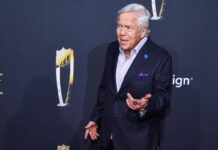 Caso Ed Sheeran, Robert Kraft: “Mi ha chiesto di donare 2 milioni di dollari per aiuti a Gaza”