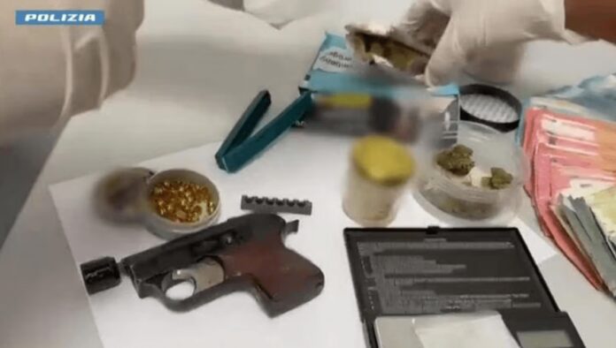 Catania, scoperto laboratorio di “armi fantasma” e droga: arrestato 27enne dalla polizia