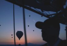 Colpito dalla cesta di una mongolfiera, turista tedesco muore in Svizzera
