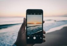 Comscore: l’estate traina lo smartphone. Comparto News a +5,5%, volano Paramount e Disney