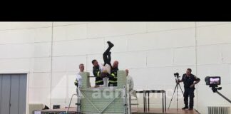 David Rossi, si simula la ‘defenestrazione’: le immagini della perizia disposta dalla Commissione
