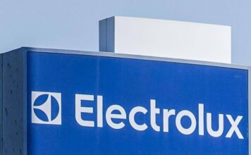 Licenziamenti Electrolux, Szumski chiede alla Regione un intervento più incisivo Protesta Electrolux Veneto per lavoro e futuro industriale