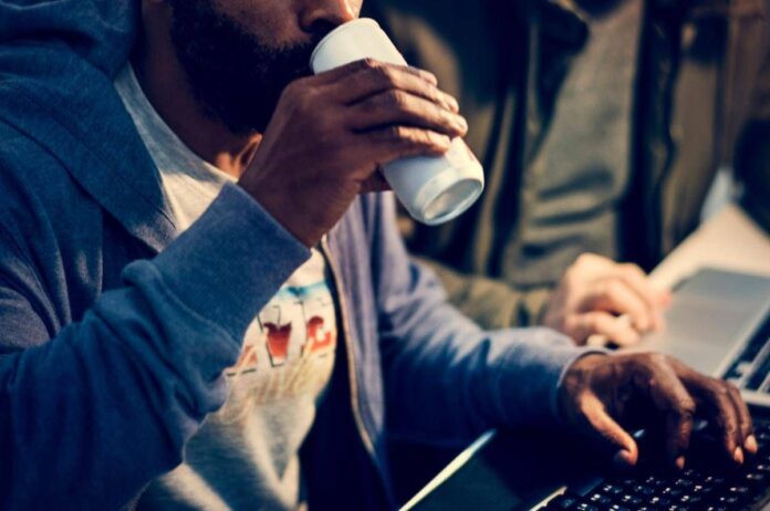 Esiste la dipendenza da energy drink? “Possono fare male alla salute”