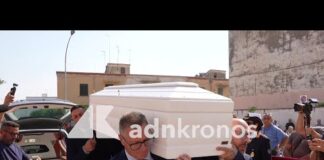Funerali Lorena Isceri, salma arrivata a Squinzano. La commozione dei familiari