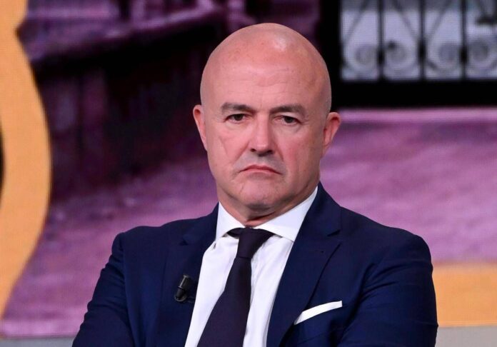 Gianluigi Nuzzi torna con Dentro la notizia, l’approfondimento pomeridiano di Canale 5