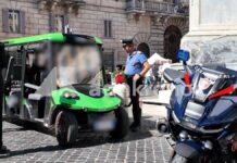 Giungla golf car a Roma, controlli a tappeto dei carabinieri: 10 sottoposte a fermo e valanga di multe