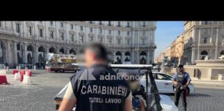 Golf car, blitz dei carabinieri del Nucleo ispettorato del lavoro: il video dei controlli a Roma