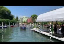 Greta Scarano: l’arrivo al Festival di Venezia 83