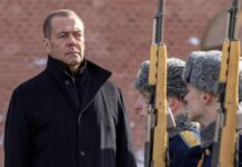 Guerra ibrida, Germania accusa Russia e Medvedev minaccia: “Meriterebbe un attacco diretto”