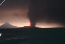 Indonesia, erutta il vulcano Anak Krakatau: chiusi quattro aeroporti, disagi per oltre 270mila passeggeri