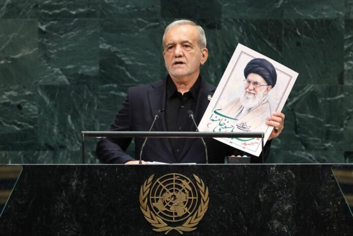 Iran, Pezeshkian: “Per Trump siamo terroristi? Noi vittime di terrorismo”. La delegazione Usa lascia l’aula