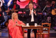 Iva Zanicchi scrive a De Martino: “Rispondimi’. Il siparietto a ‘BellaMa’