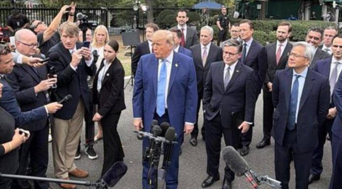 “L’IA è la cosa più grande che ci sia”, Trump accelera e la ribattezza Super intelligenza