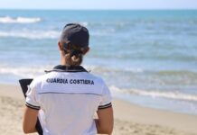 La Spezia, donna resta bloccata per ore su uno scoglio in mare: “L’abbiamo salvata, era in ipotermia”