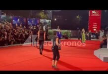 Lino Banfi e Irina Shayk, il red carpet più improbabile a Venezia 83