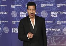 Lionel Richie ricoverato in terapia intensiva dopo il concerto (interrotto) di sabato sera