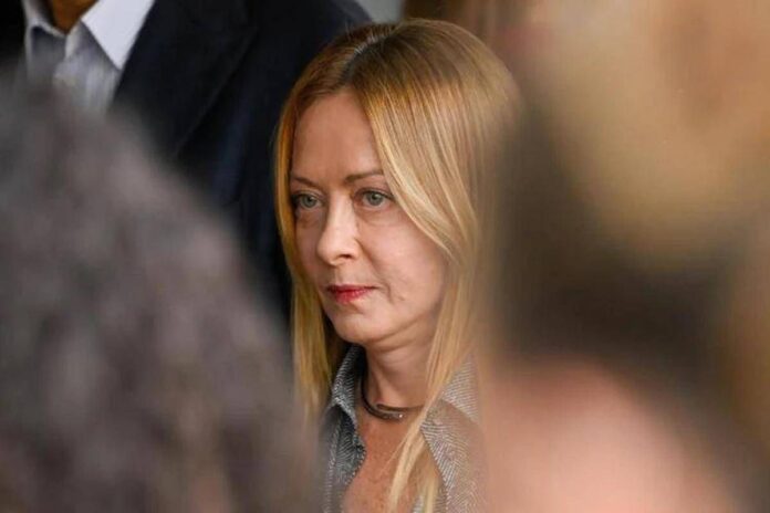 Meloni: “In Cdm a breve norma con numero massimo studenti stranieri in classe e divieto burqa”