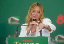 Meloni punge le opposizioni: “Non cantate ‘Bollo ciao’?”. E mette Vannacci nel mirino: “A scuola tetto a stranieri e stop al burqa”