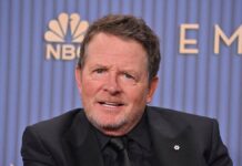 Michael J. Fox, standing ovation agli Emmy Awards: “Accettare il Parkinson non vuol dire arrendersi”