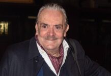 Morto Umberto Pizzi, il ricordo del ‘king dei paparazzi’ Barillari: “Abbiamo vissuto Dolce vita e tumulti di piazza, Onassis ci tirò addosso lo champagne”