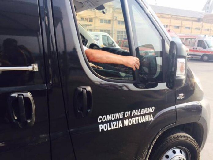 Nascosto nell’auto di una donna per entrare in Italia, 25enne tunisino muore sul traghetto verso Palermo