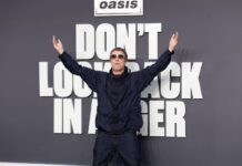 Oasis a Roma, Liam Gallagher scatenato sui social: le risposte (surreali) ai fan
