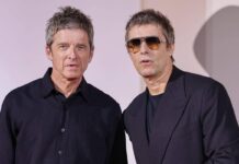 Oasis in tour, la guerra dei biglietti e i messaggi di Liam Gallagher: “Buona fortuna. Siate gentili e non cattivi”